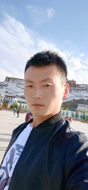 阳光下的小草的第一张照片--甘肃残疾人相亲网